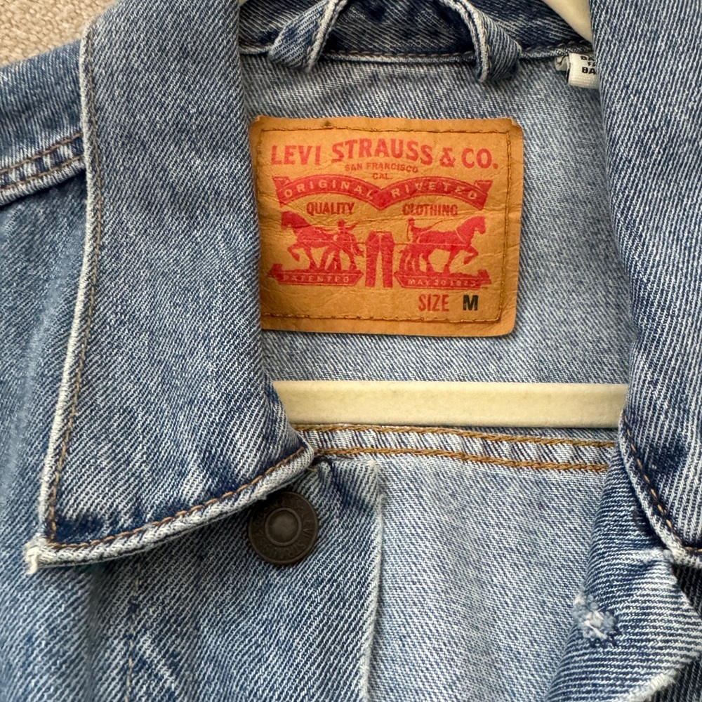 Levi vintage jacket. Size medium but runs small